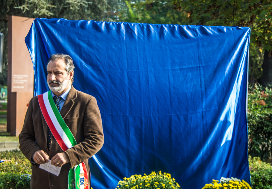 <div></div>