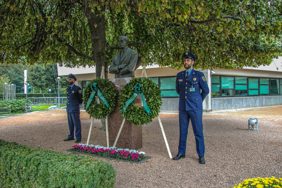<div></div>