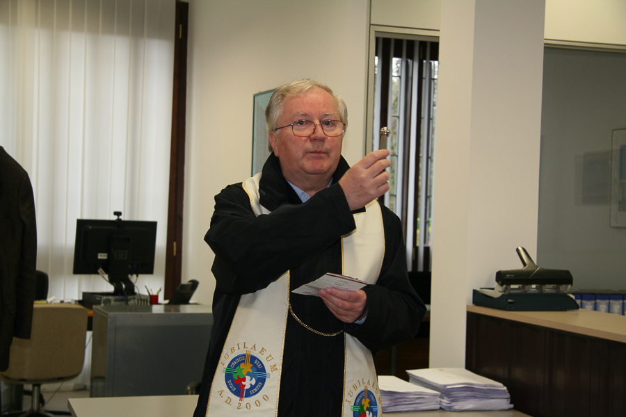 <div></div>