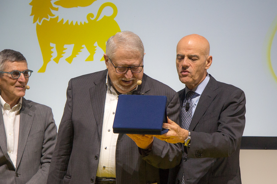<div></div>